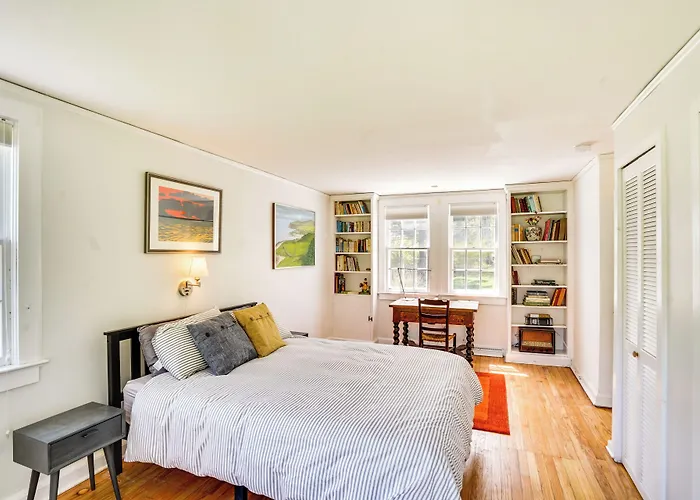 Quaint Woodstock Escape - 2 Mi To Tinker St!
