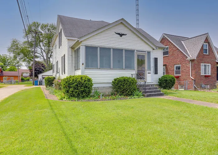 Home W/ Screened-In Porch < 1 Mi To Lake Erie