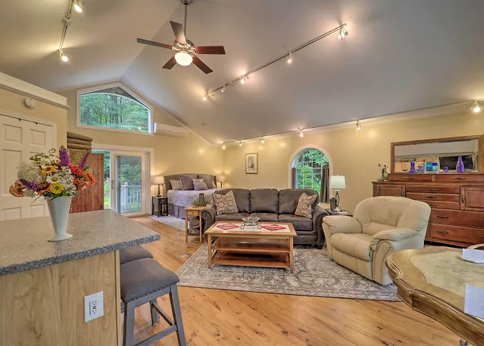 Quiet Studio Escape ~ 2 Mi To Blue Ridge Parkway!