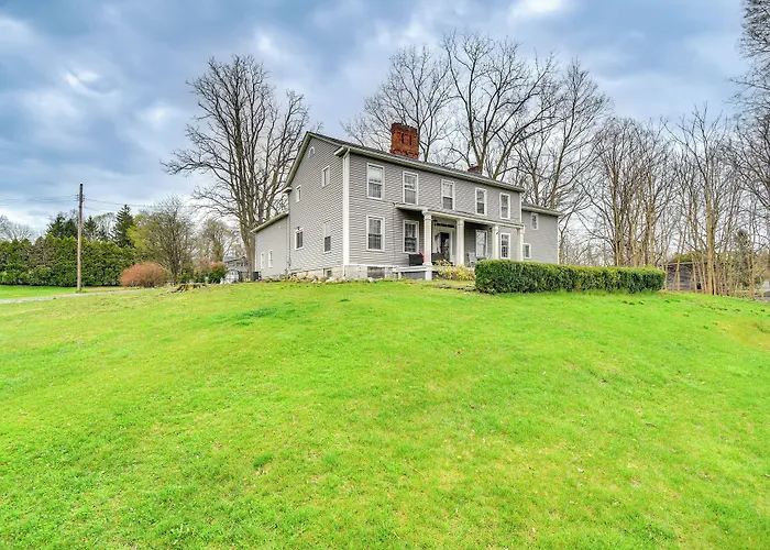 Lakefront Cayuga Retreat W/ Private Deck & Hot Tub