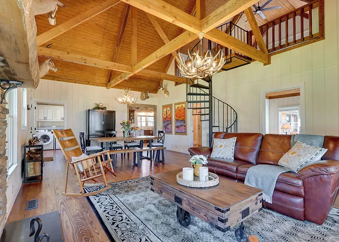 Spacious Alabama Retreat - Deck, Grill & Fire Pit!