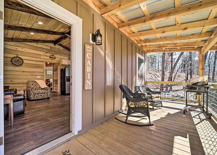 Modern Cabin W/ Fire Pit < 3 Mi To Trails!