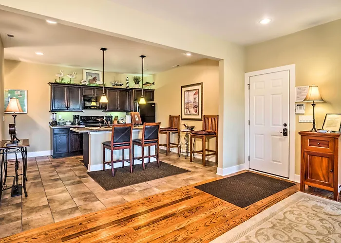 Center Hill Lake Rental: Steps To Hurricane Marina