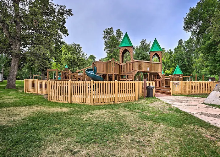 Central Creekfront Spearfish Apt By City Park