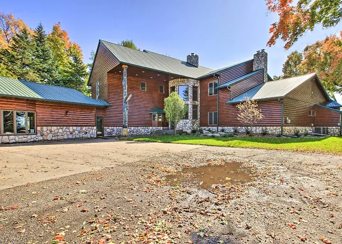 Waterfront Lake Mille Lacs Lodge W/ Deck + Grill!