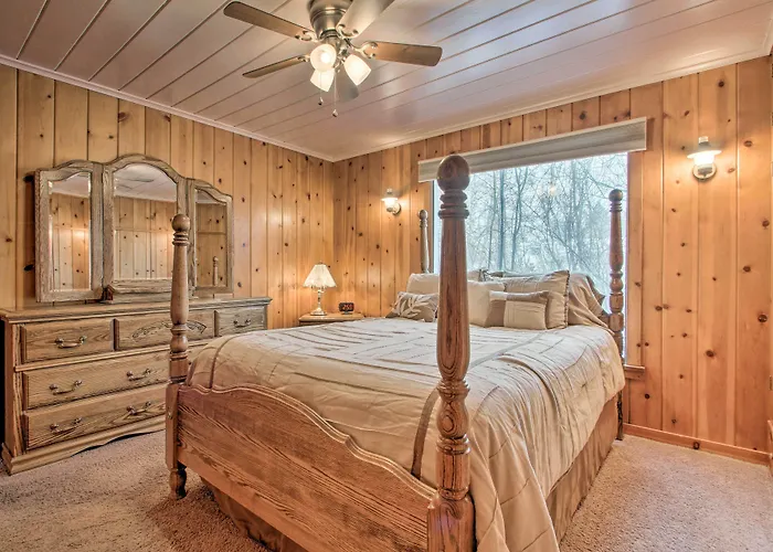Cozy Home W/ Hot Tub: Half Mi To Salmon River!