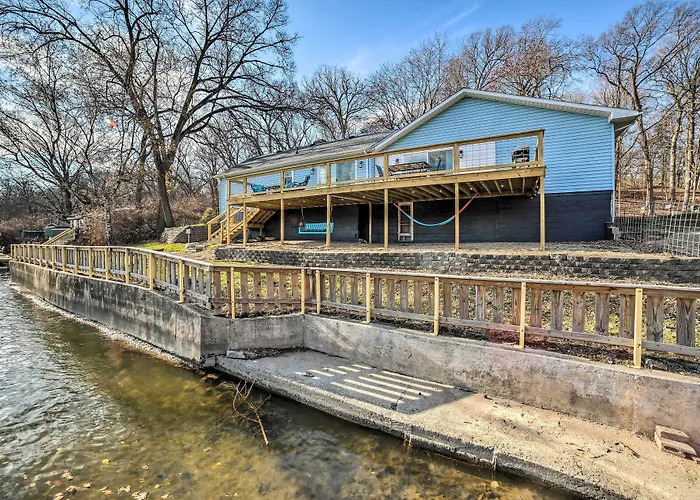 Charming Riverfront Retreat In Monticello!