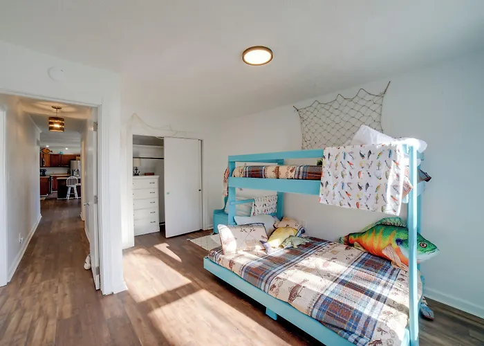 Charming Riverfront Retreat In Monticello!