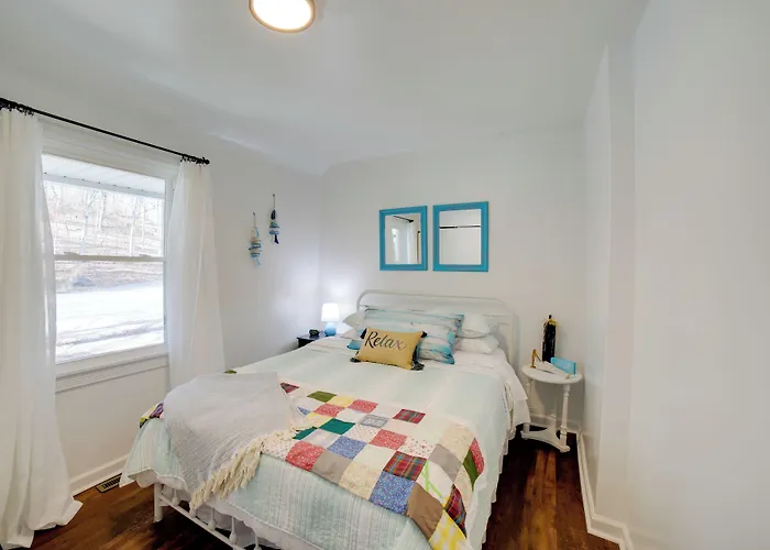 Charming Riverfront Retreat In Monticello!
