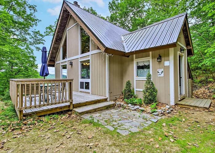 Conway Area Chalet W/ Mountain Views & Fire Pit!