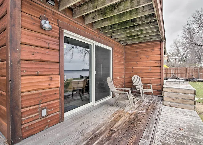 Pelican Lake Retreat W/ Fire Pit, Dock & Grill!