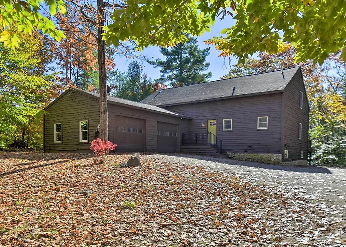 Waterfront Lakes Region Home On Private Cove!