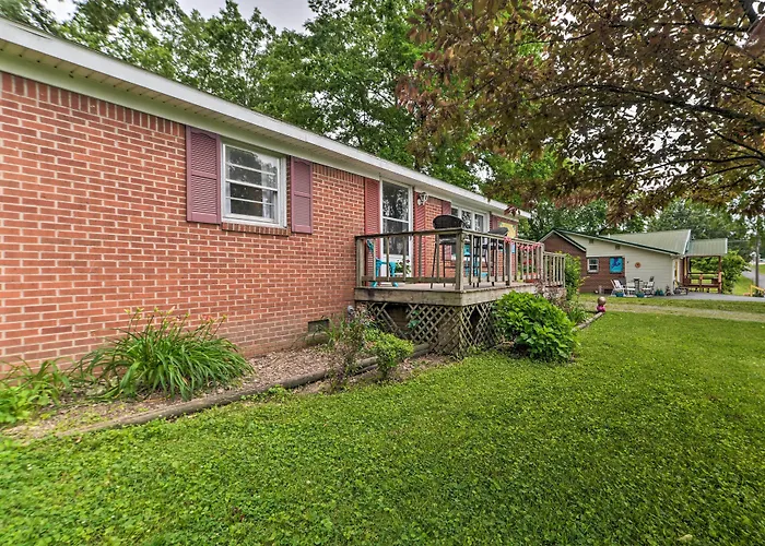 Cheerful Grand Rivers Cottage, 1/2 Mi To Lake