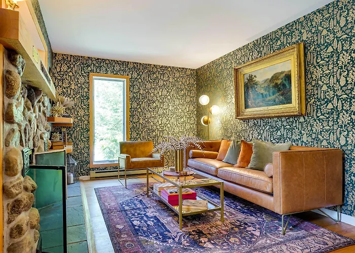 Lake George Oasis W/ 9 Acres, Hot Tub & Game Room!