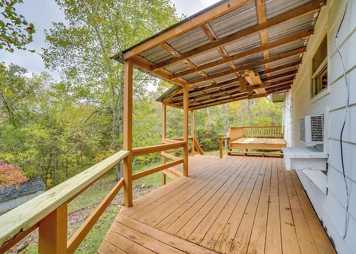 Rustic Retreat W/ Deck: 1 Mi To Table Rock Lake