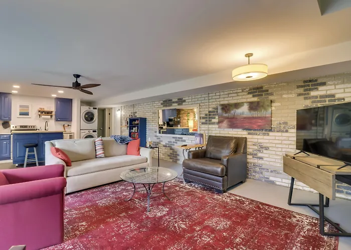 Renovated Studio On 5 Acres - Near Vineyards!