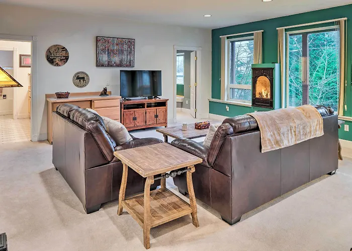 Ketchikan Home: Bay Views, 1/2 Mi To Hiking Trails