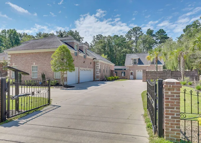 4 Mi To Dtwn: Simplistic Summerville Studio