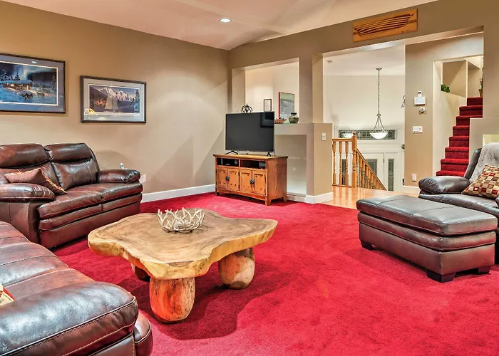 Ketchikan Home: Bay Views, 1/2 Mi To Hiking Trails