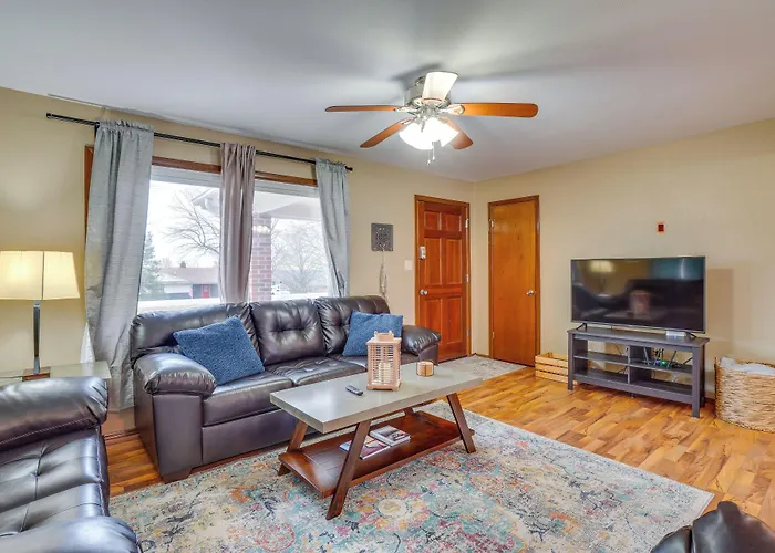 Shell Knob Home W/ Fire Pit, Near Table Rock Lake!