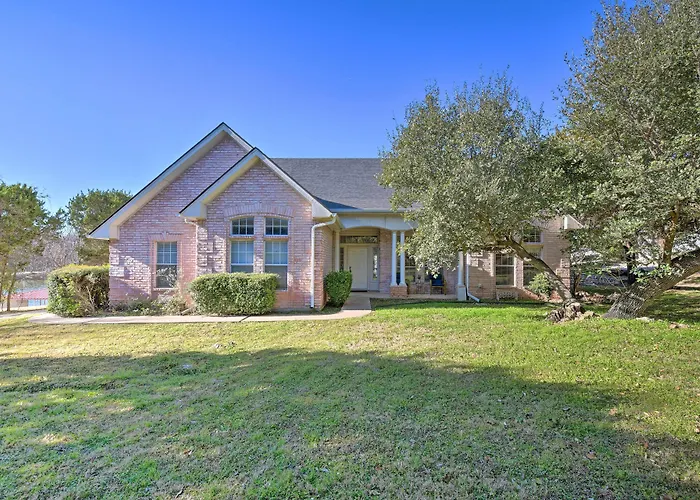 Lakefront Getaway W/ Boat Dock, Canoe, Grill!