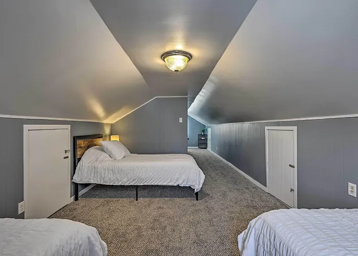 Charming Family Home ~ 4 Mi To Granite Peak!