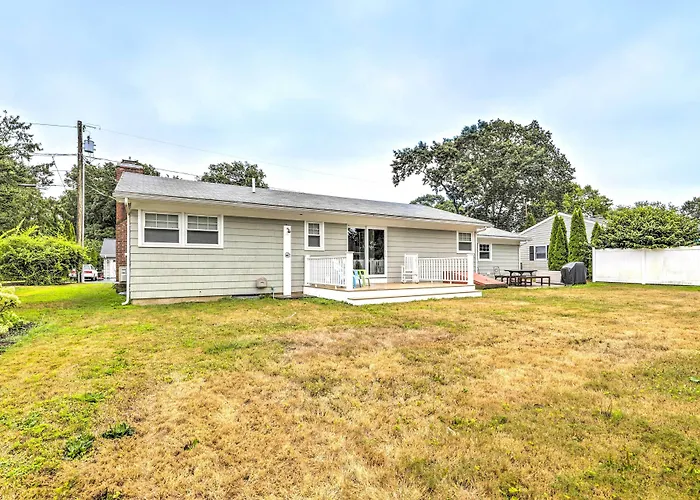 Charming Old Saybrook Cottage < 1 Mi To Beach