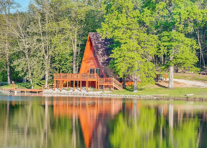 Lakefront A-Frame Cabin With Community Perks