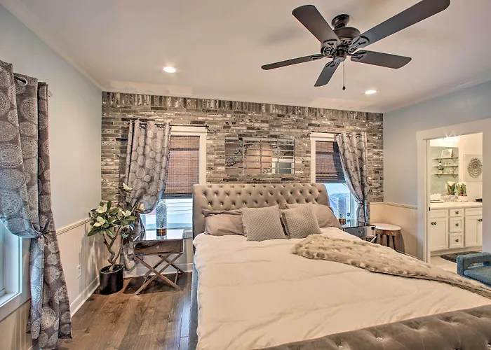 2 Mi To Downtown: Luxe Greenville Retreat!