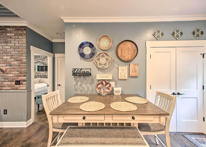 2 Mi To Downtown: Luxe Greenville Retreat!