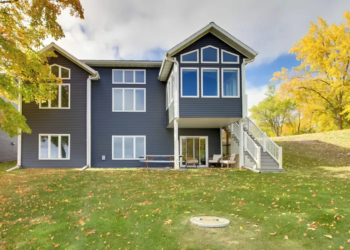 Pearl Lake Retreat W/ Dock & Stunning Views!