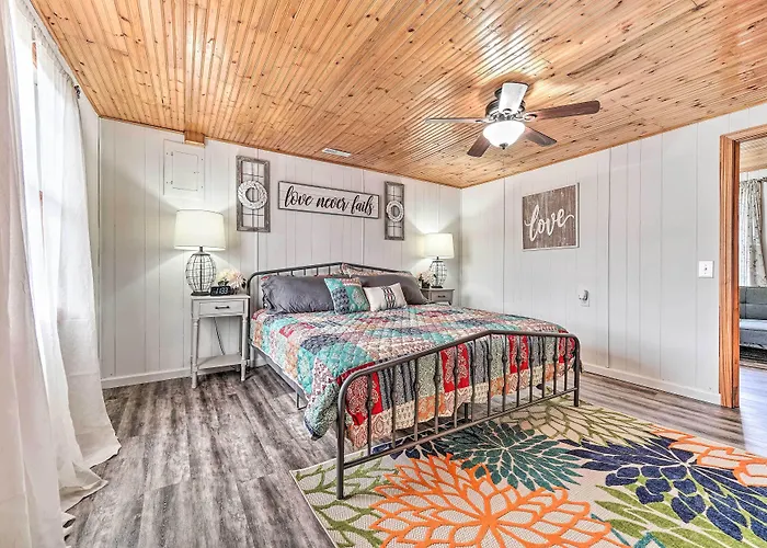 Updated Beattyville Ranch-Style Home W/ Yard!