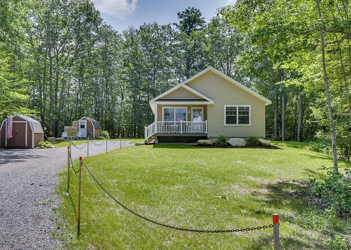 Maine Cottage W/ Dock & Kayaks, Near Augusta!