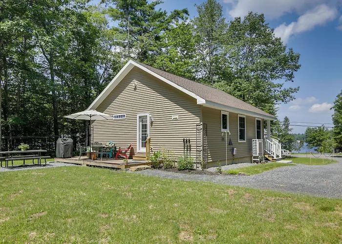 Maine Cottage W/ Dock & Kayaks, Near Augusta!