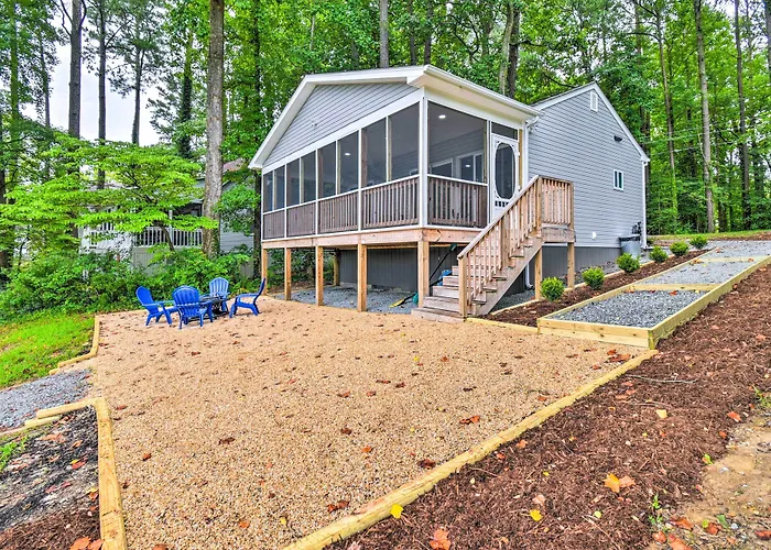 Relaxing Riverfront Cottage W/ Boat Dock!