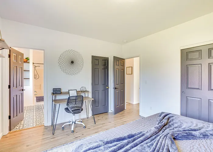 Charming Bend Home W/ Porch & Yard: Great Location