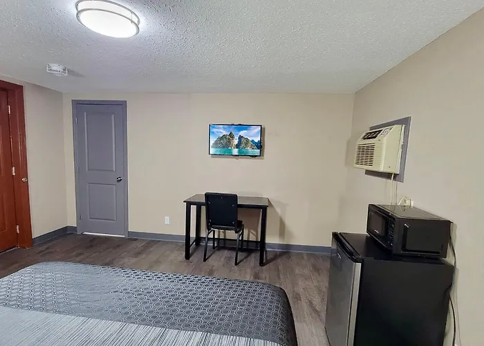 Budget Inn & Suites