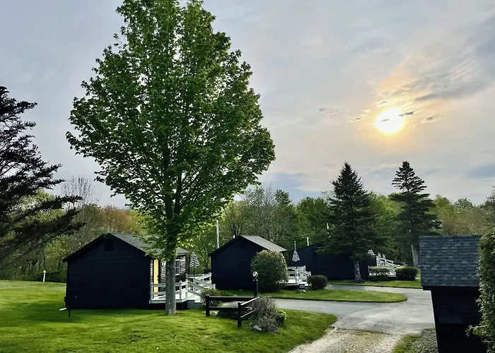 Seascape Motel & Cottages