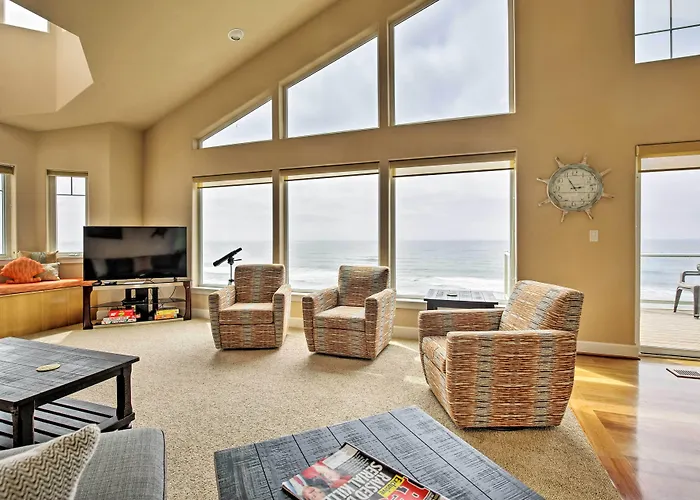 Oceanfront South Beach Home W/ Hot Tub & Sauna