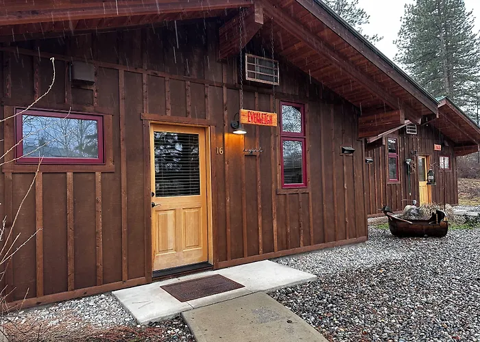 Chewuch Inn & Cabins