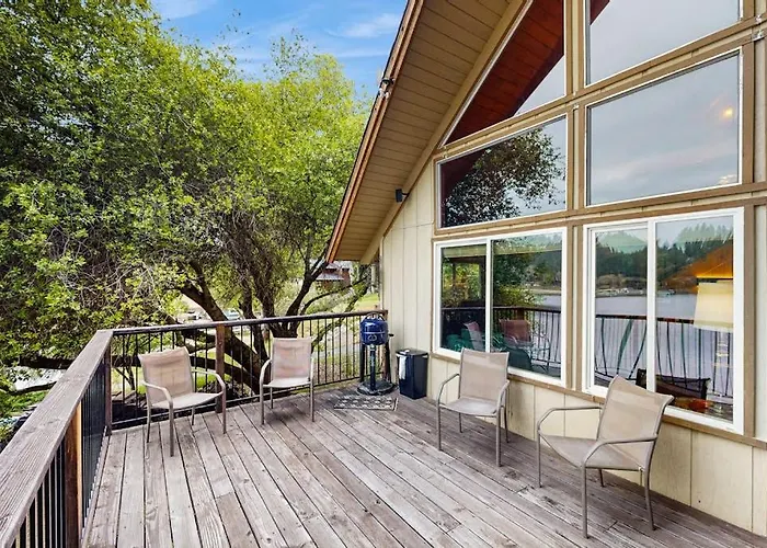 Allen Edgewater Retreat