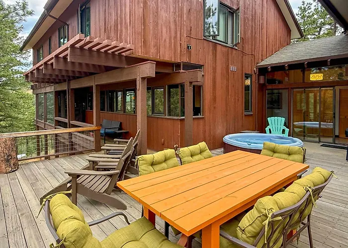 Chic Boulder Mountain Home W/ Hot Tub + Views