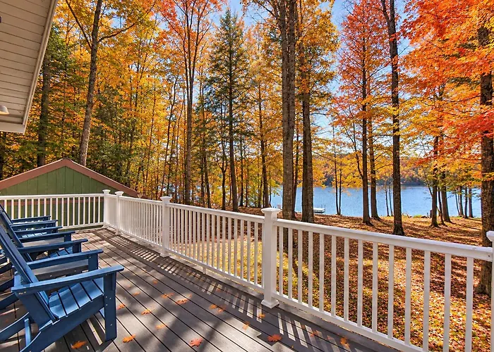 Cozy Maine Lakefront Escape | Fall Foliage & Fire