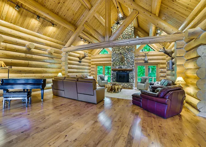 14 Mi To Slopes: Lodge On 104 Acres In Boyne City