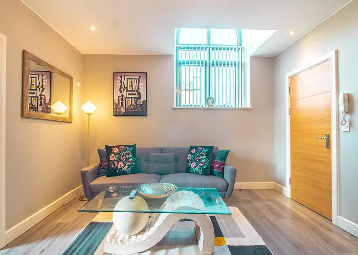 Kelham Apartments: Serviced Accommodation with Free Parking