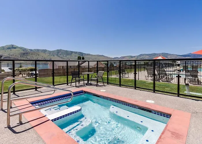 Lake Chelan Shores Shore Serenity 19-3