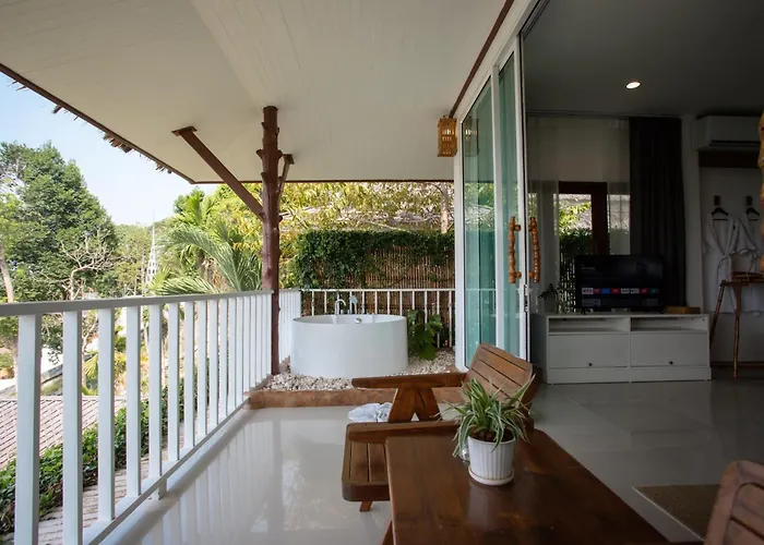 Baan Phuvara Retreat - Romantic Jacuzzi Mountain View Villas