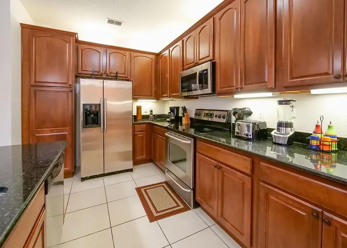 4Br 2Bath Condo Balcony 5Min Conv Center 2020Ft