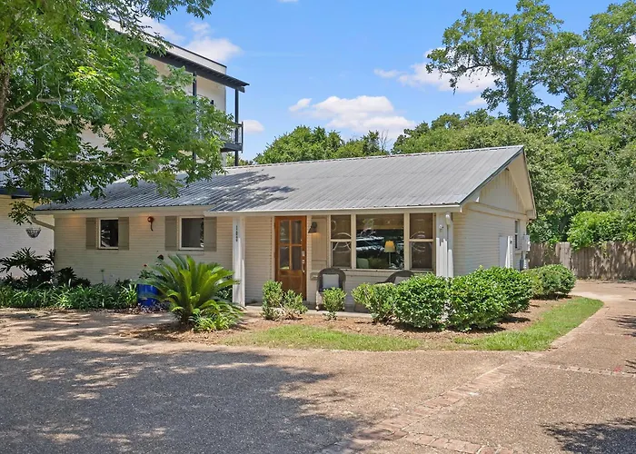 Downtown Fairhope Cottage