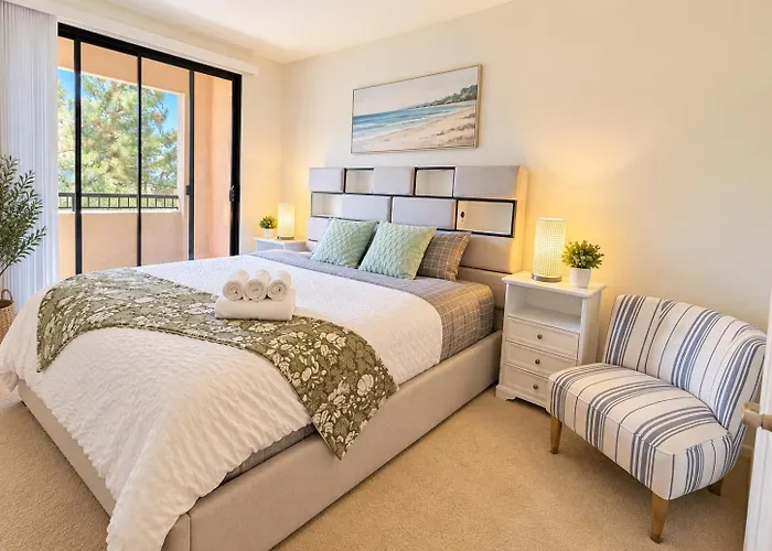 Luxury Irvine 2Bedrooms 2Bathrooms Kitchen Pool Apartment